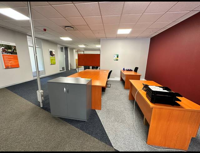 574M² OFFICE TO LET IN ROSEBANK